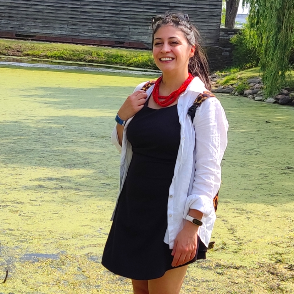 Meet your Posher, Selin